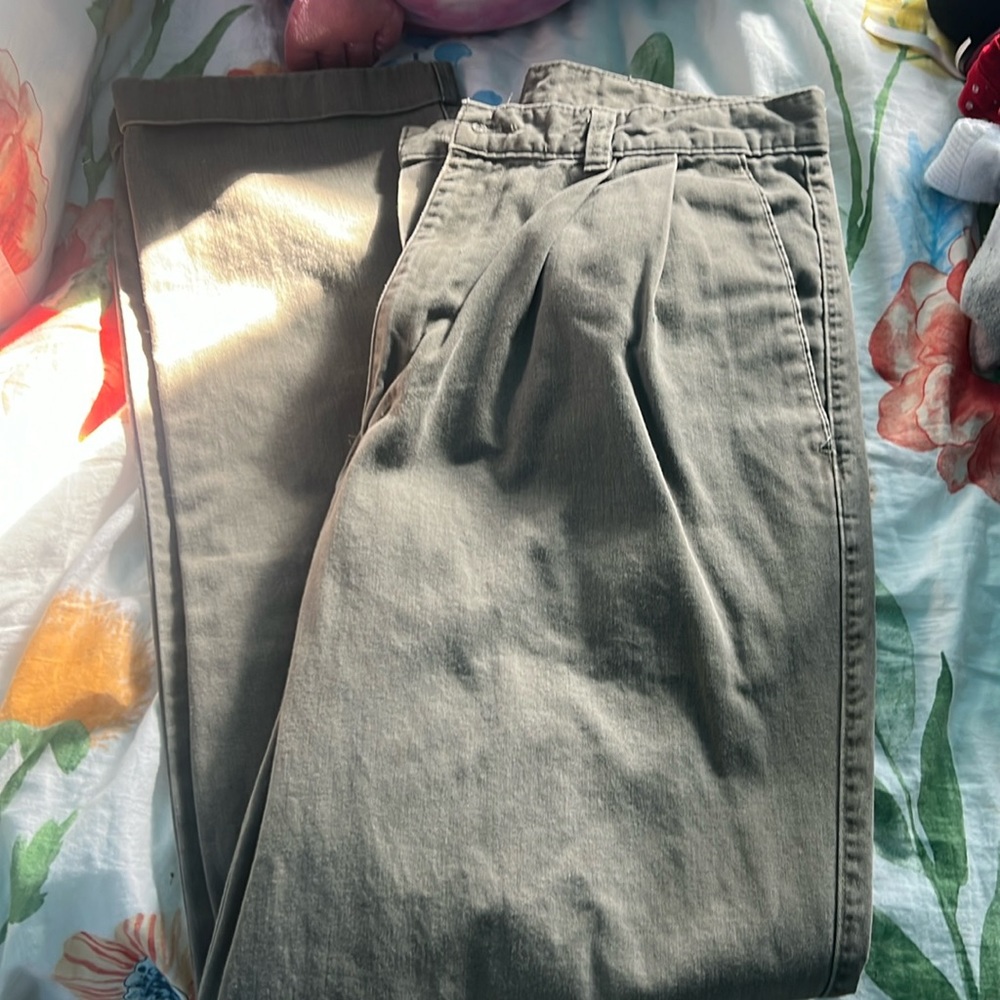Levi’s Dockers Pants - Size 32